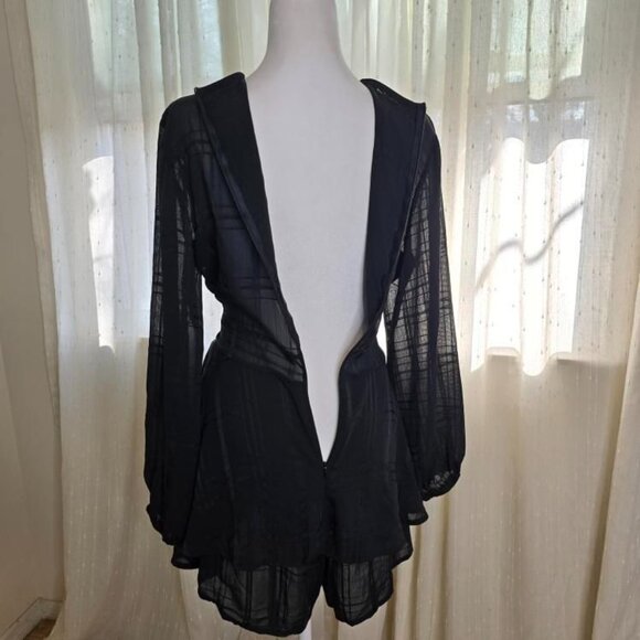 Black long sleeve Romper - Picture 11 of 13